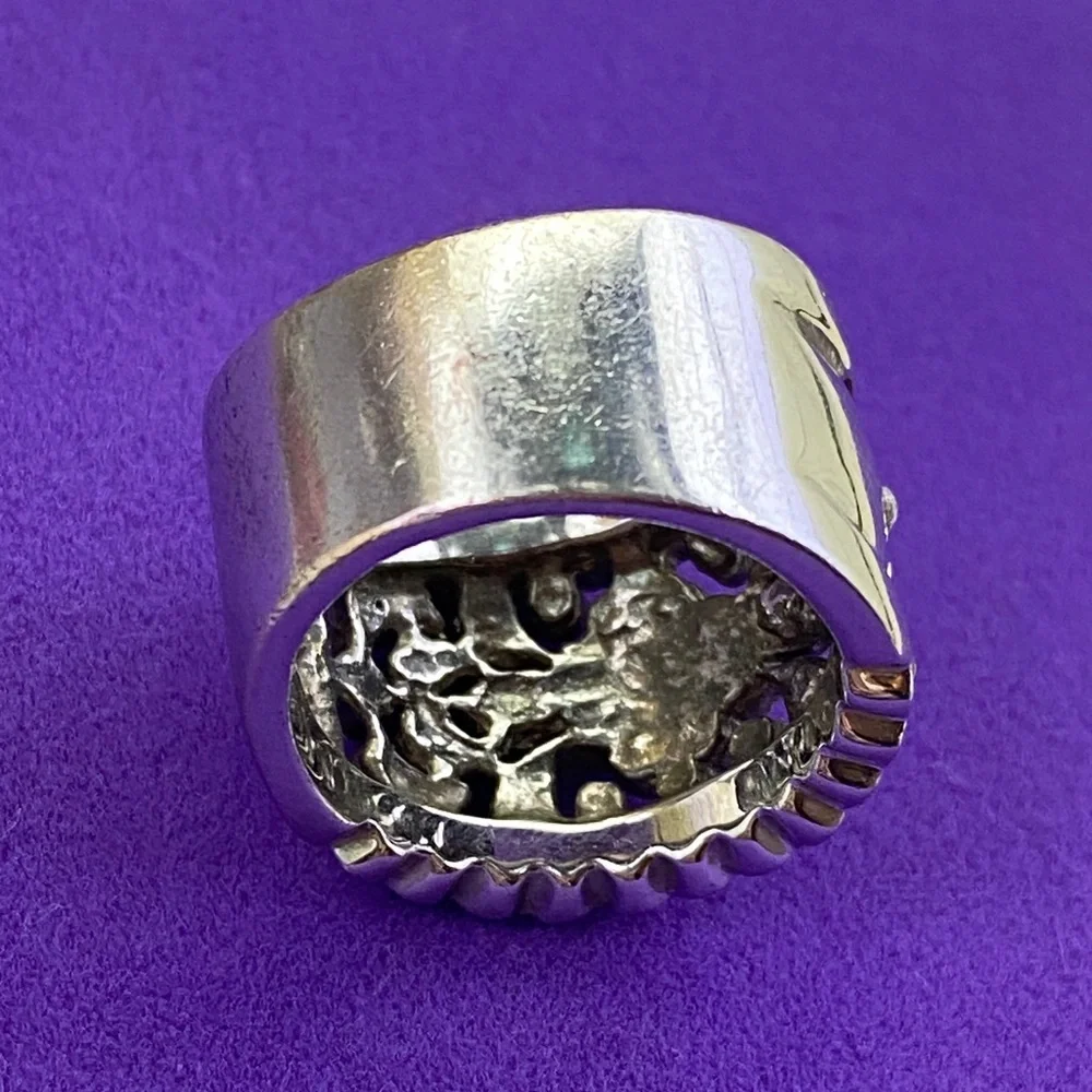 💛 Vintage Silver Statement Ring | Filigree Crystal Band | Bold Boho Glam Jewelry - Picture 3 of 7